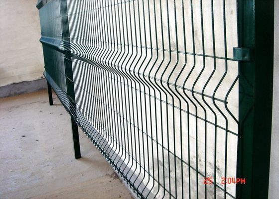 PVC / Galvanized Welded Weld Mesh Fence Panels Triangle Bending Type